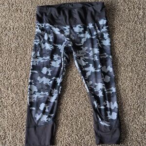 Active Life Black and Gray Camouflage Leggings